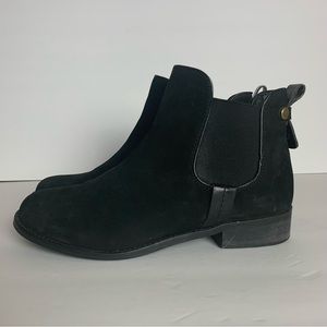 STEVE MADDEN BLACK BOOTIES